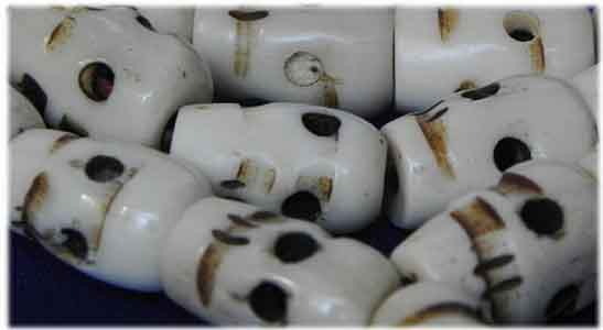 Bone Mala mit Totenkpfen